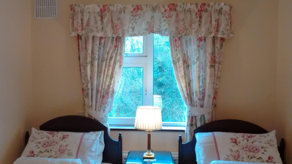 Corrib View Guesthouse H91Rr72 Galway Szoba fotó